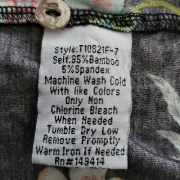 Johnny Was Embroidered & Floral Pattern Top Lot. - Picture 5 of 16